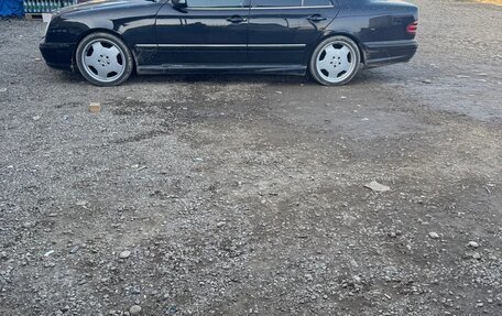 Mercedes-Benz E-Класс, 2000 год, 1 000 000 рублей, 5 фотография