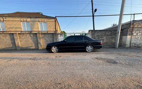 Mercedes-Benz E-Класс, 2000 год, 1 000 000 рублей, 3 фотография