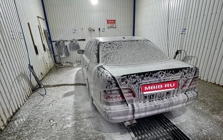 Mercedes-Benz E-Класс, 2000 год, 1 000 000 рублей, 21 фотография