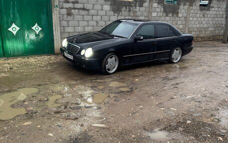 Mercedes-Benz E-Класс, 2000 год, 1 000 000 рублей, 33 фотография