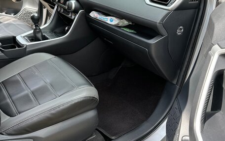 Toyota RAV4, 2021 год, 3 000 000 рублей, 18 фотография