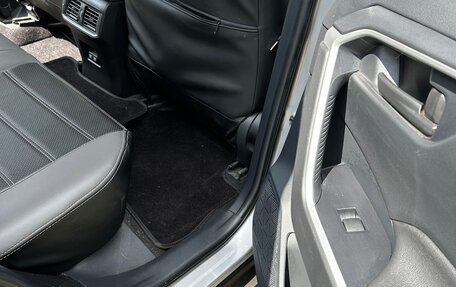 Toyota RAV4, 2021 год, 3 000 000 рублей, 17 фотография