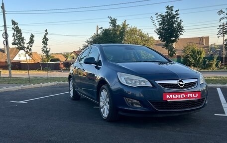 Opel Astra J, 2010 год, 630 000 рублей, 4 фотография