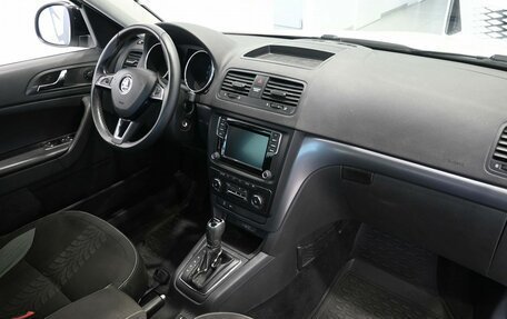 Skoda Yeti I рестайлинг, 2017 год, 1 379 900 рублей, 9 фотография