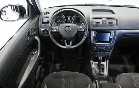 Skoda Yeti I рестайлинг, 2017 год, 1 379 900 рублей, 11 фотография