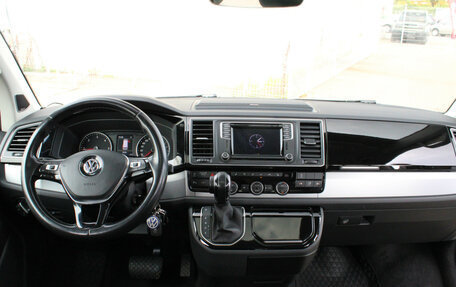 Volkswagen Multivan T6 рестайлинг, 2019 год, 3 590 000 рублей, 9 фотография