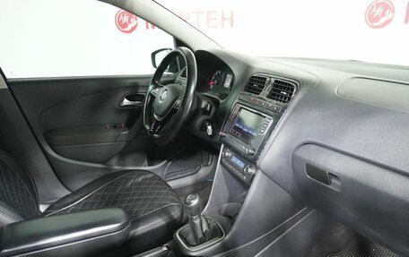 Volkswagen Polo VI (EU Market), 2017 год, 1 300 000 рублей, 10 фотография