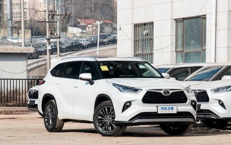 Toyota Highlander, 2026 год, 4 689 000 рублей, 3 фотография