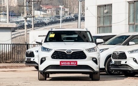 Toyota Highlander, 2026 год, 4 689 000 рублей, 2 фотография