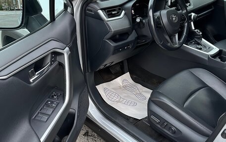 Toyota RAV4, 2020 год, 2 999 999 рублей, 7 фотография