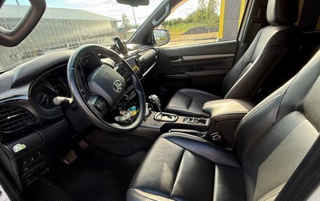 Toyota Hilux VIII, 2020 год, 4 800 000 рублей, 7 фотография