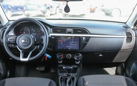 KIA Rio IV, 2018 год, 1 329 000 рублей, 8 фотография