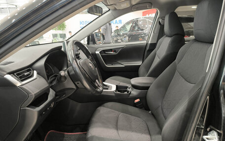Toyota RAV4, 2020 год, 2 550 000 рублей, 20 фотография