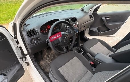 Volkswagen Polo VI (EU Market), 2013 год, 402 000 рублей, 2 фотография