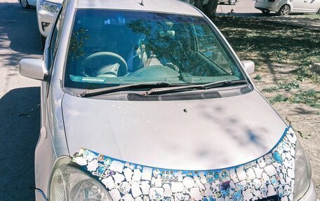 Toyota Vitz, 2000 год, 300 000 рублей, 2 фотография