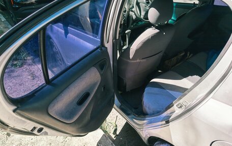 Toyota Vitz, 2000 год, 300 000 рублей, 9 фотография