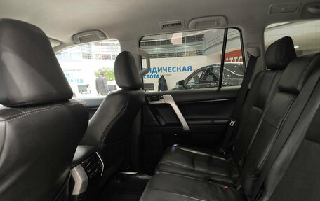 Toyota Land Cruiser Prado 150 рестайлинг 2, 2018 год, 5 350 000 рублей, 12 фотография
