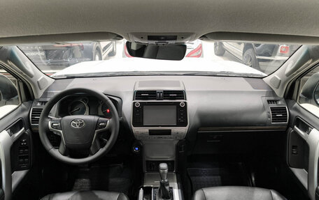 Toyota Land Cruiser Prado 150 рестайлинг 2, 2018 год, 5 350 000 рублей, 14 фотография