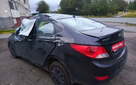 Hyundai Solaris II рестайлинг, 2011 год, 160 000 рублей, 6 фотография