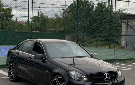 Mercedes-Benz C-Класс, 2011 год, 890 000 рублей, 2 фотография
