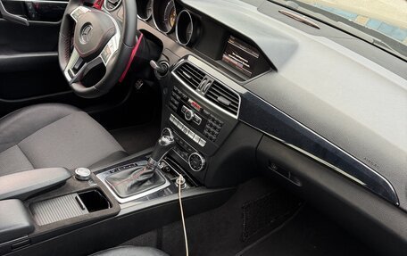 Mercedes-Benz C-Класс, 2011 год, 890 000 рублей, 6 фотография