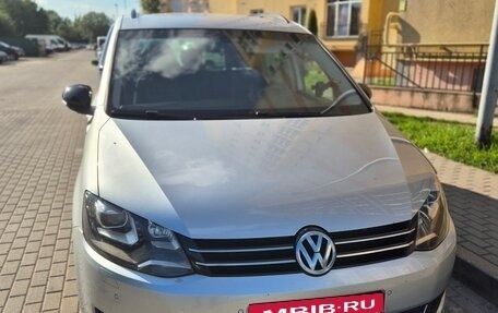 Volkswagen Sharan II, 2011 год, 1 420 000 рублей, 2 фотография