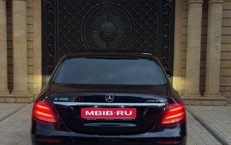 Mercedes-Benz E-Класс, 2019 год, 2 290 000 рублей, 10 фотография