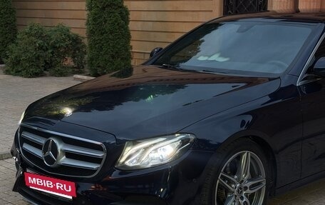 Mercedes-Benz E-Класс, 2019 год, 2 290 000 рублей, 4 фотография