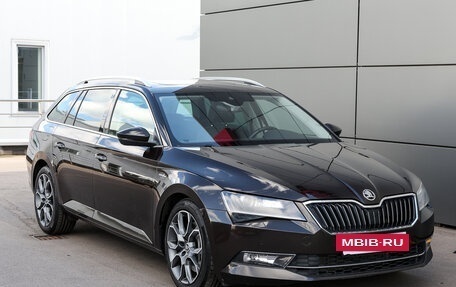 Skoda Superb III рестайлинг, 2016 год, 2 398 000 рублей, 3 фотография