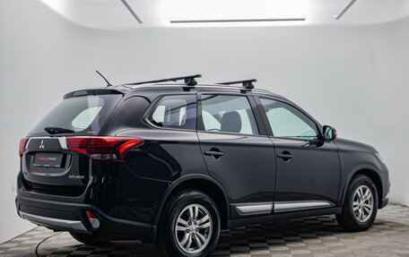 Mitsubishi Outlander III рестайлинг 3, 2016 год, 1 650 000 рублей, 5 фотография