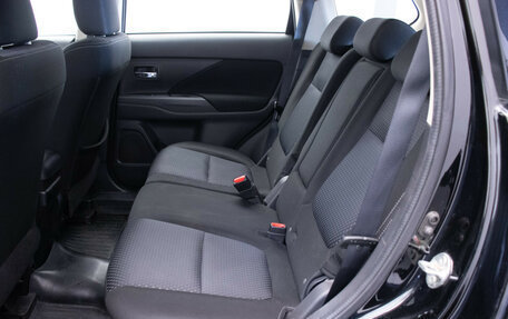 Mitsubishi Outlander III рестайлинг 3, 2016 год, 1 650 000 рублей, 11 фотография