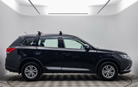 Mitsubishi Outlander III рестайлинг 3, 2016 год, 1 650 000 рублей, 6 фотография