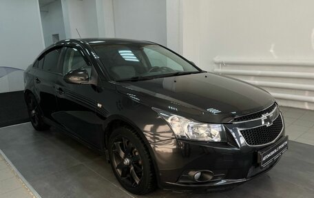 Chevrolet Cruze II, 2010 год, 685 000 рублей, 3 фотография