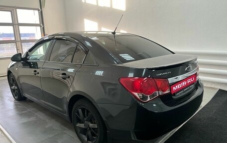 Chevrolet Cruze II, 2010 год, 685 000 рублей, 6 фотография