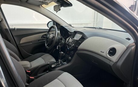 Chevrolet Cruze II, 2010 год, 685 000 рублей, 9 фотография