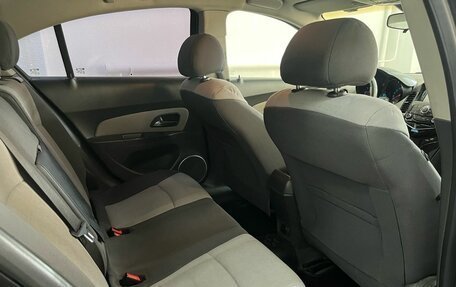 Chevrolet Cruze II, 2010 год, 685 000 рублей, 8 фотография