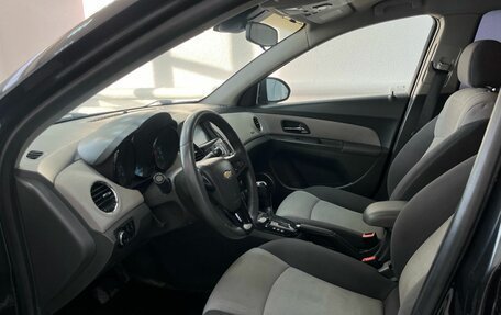 Chevrolet Cruze II, 2010 год, 685 000 рублей, 10 фотография