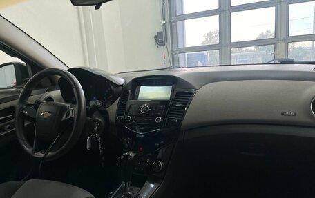 Chevrolet Cruze II, 2010 год, 685 000 рублей, 15 фотография