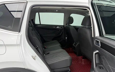 Volkswagen Tiguan II, 2022 год, 2 500 888 рублей, 13 фотография