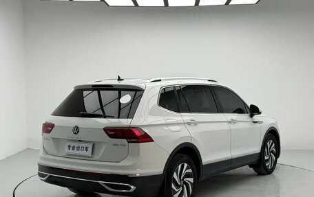 Volkswagen Tiguan II, 2022 год, 2 500 888 рублей, 4 фотография