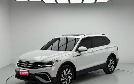 Volkswagen Tiguan II, 2022 год, 2 500 888 рублей, 1 фотография