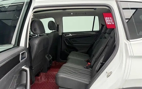 Volkswagen Tiguan II, 2022 год, 2 500 888 рублей, 12 фотография