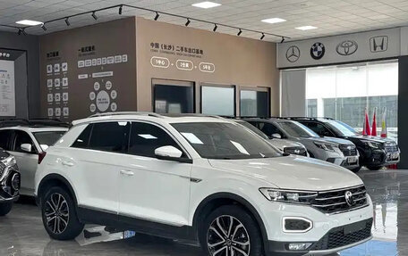 Volkswagen T-Roc I, 2022 год, 1 222 000 рублей, 3 фотография