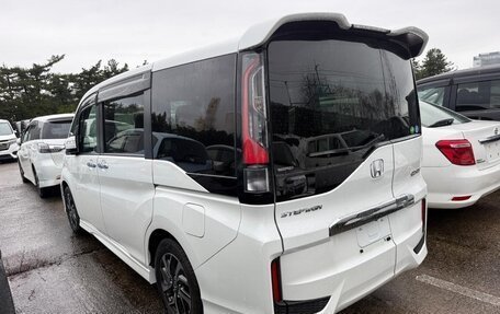 Honda Stepwgn IV, 2017 год, 1 380 000 рублей, 4 фотография