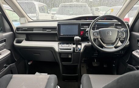 Honda Stepwgn IV, 2017 год, 1 380 000 рублей, 5 фотография