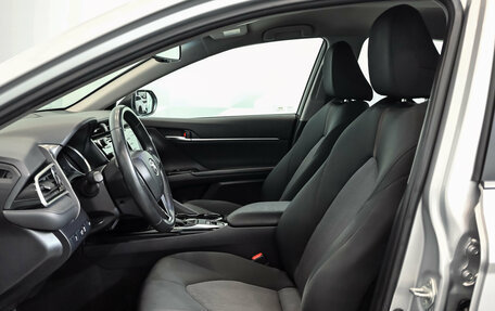 Toyota Camry, 2019 год, 2 850 000 рублей, 10 фотография