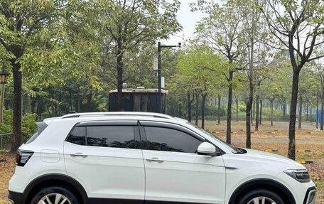 Volkswagen T-Cross I, 2023 год, 1 600 000 рублей, 7 фотография