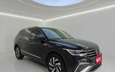 Volkswagen Tiguan II, 2023 год, 2 500 000 рублей, 1 фотография