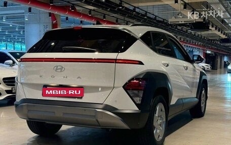 Hyundai Kona, 2024 год, 2 350 000 рублей, 3 фотография