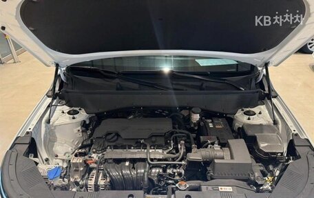 Hyundai Kona, 2024 год, 2 350 000 рублей, 15 фотография